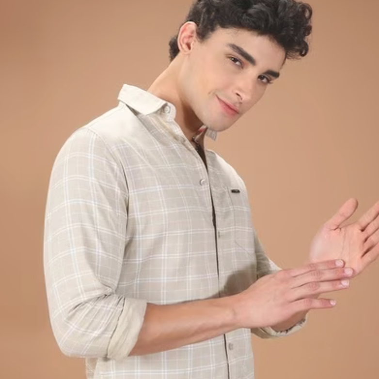 Men Checked Slim Fit Shirt with Patch Pocket